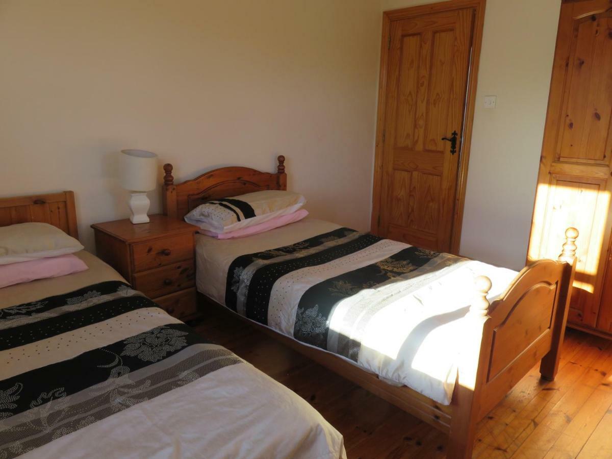 Letterfrack Mountain Farm Cottage On Farm In Village Centre エクステリア 写真