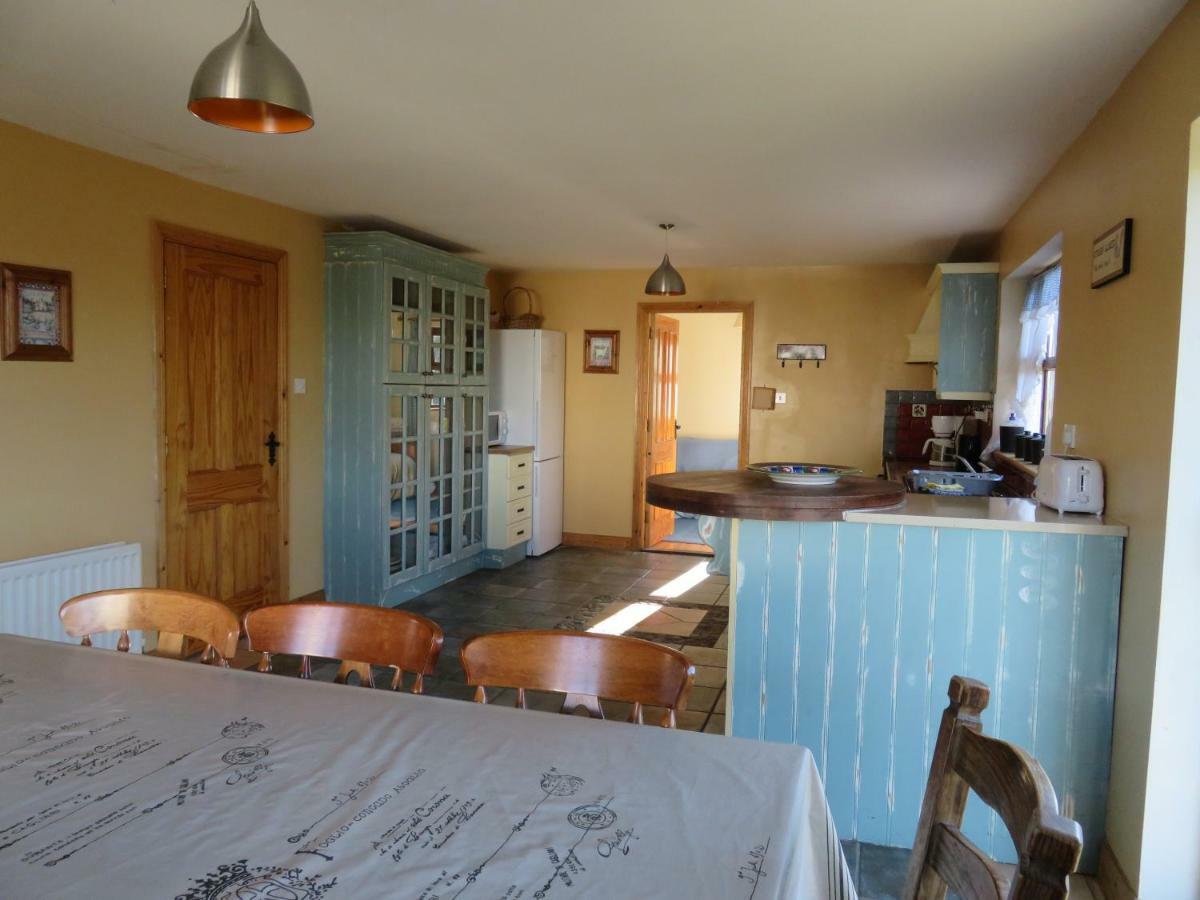 Letterfrack Mountain Farm Cottage On Farm In Village Centre エクステリア 写真